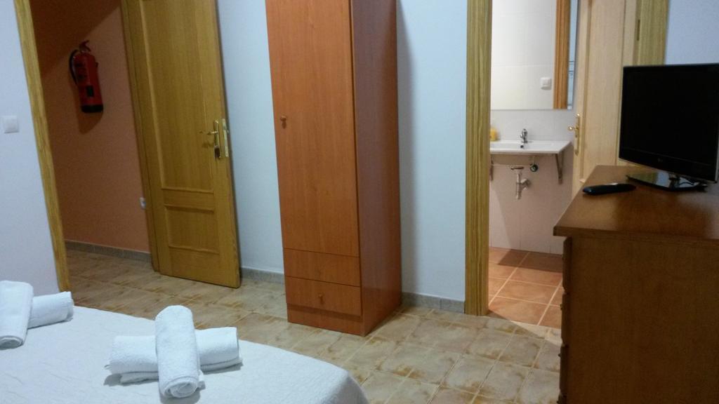 Hostal Virgen Del Pilar Baza Zimmer foto